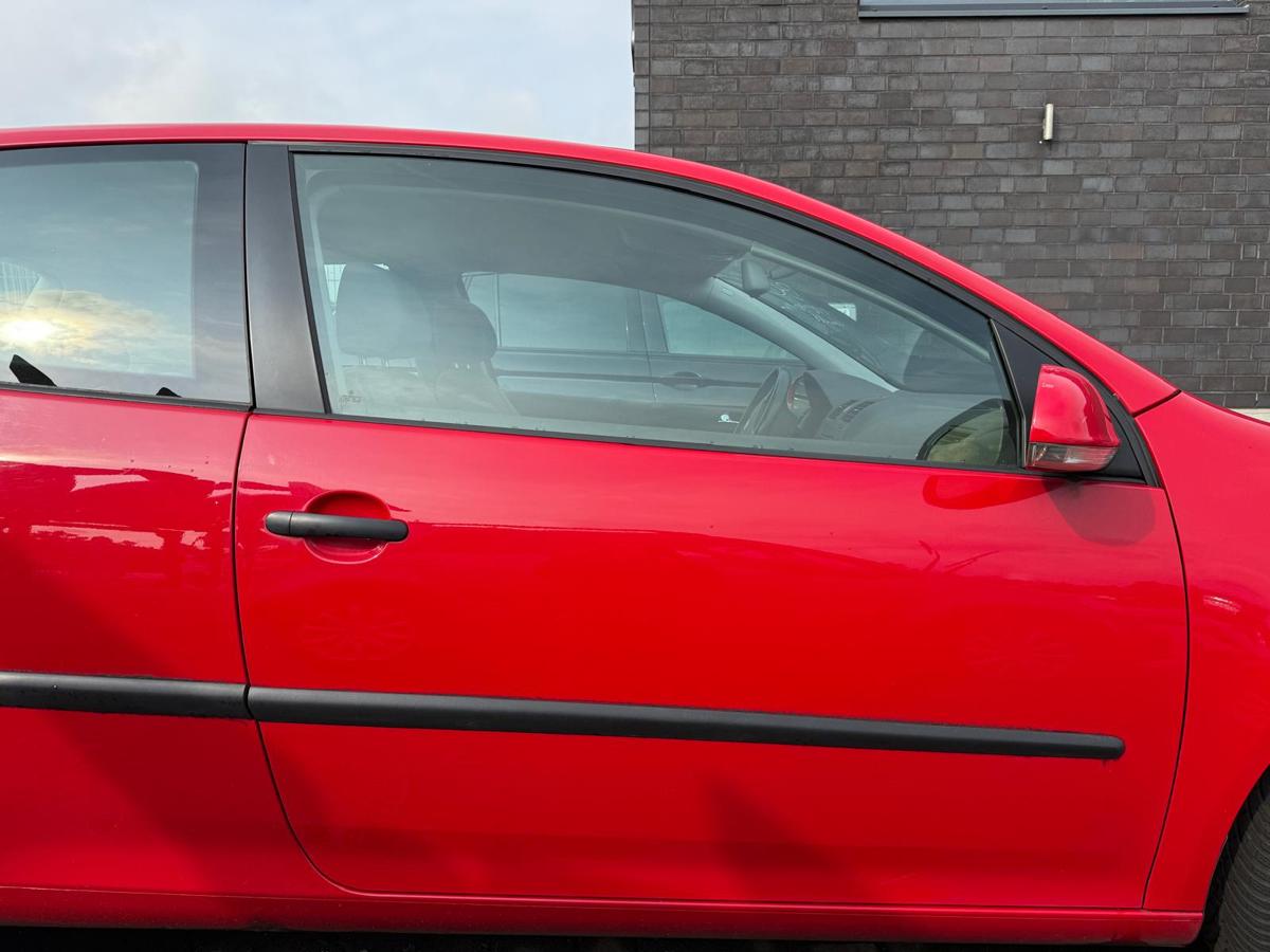 VW Golf V original Tür rechts LY3D Tornadorot 3-Türer Rohbau BJ04